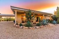 Peaceful Desert Retreat - Stunning Views - Pool Spa, Backyard, Music - Tucson ! - B&B