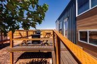 modern home with private hot tub - Bed and Breakfast Apple Valley