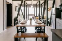 3Ph Amazing 2Bdrm 2bath private terrace fits 10 - Ferienwohnung