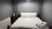 Becky's Lodge - Strictly Single Adult Room Stays - No Double Adult Stays Allowed - Bed and Breakfast Solihull