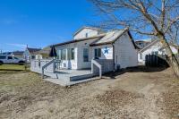 Sunset Bay Cottage Walk to Lake Erie and Beach! - B&B