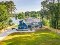 Stunning Lakefront Retreat on Jodeco - Your Perfect Getaway Awaits! - Chambres d’hôtes