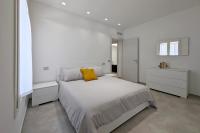 Minimal Apt Centro Wifi Clima by WeHostYou - B&B Porto San Giorgio