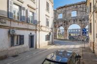 Elegant apartment next to Arena - B&B Pula