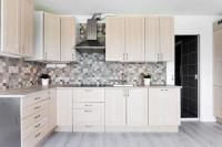 Fin lägenhet nära Mall of Scandinavia - B&B Sundbyberg