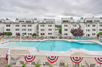 Poolside Osage Beach Condo Near the Shootout - B&B Osage Beach