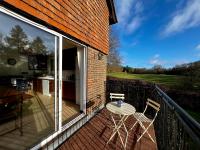 Hilltop walkers paradise with a view, sleeps 10 - B&B