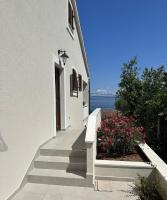 New Luxury Apartments at Villa A'more - by the Sea - Bed and Breakfast