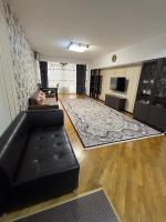 Уютная 3х комнатная квартира в Золотом Квадрате - B&B Almatý