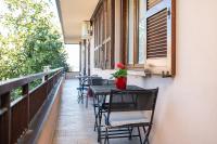 Casa Lugana 9 - monolocale con piscina fronte lago - Bed and Breakfast Sirmione