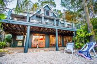 B&B Seventeen Seventy - The Gallery - Beach hideaway in stunning 1770 - Bed and Breakfast Seventeen Seventy