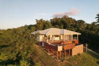 2 BR. Panoramic Lagoon View Villa: Poolside paradise, gourmet kitchen - B&B Paripari