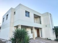 Calypso Beach Holiday House - B&B