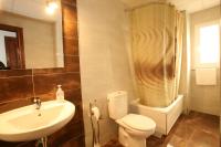 Chambre Double ou Lits Jumeaux avec Salle de Bains Commune