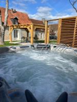 B&B Brouchaud - Gîte avec jacuzzi 6 personnes - Bed and Breakfast Brouchaud