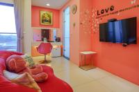 Deluxe Queen Room B with Balcony 