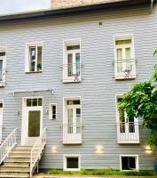 Living at Saarpartments - AdultsOnly - Business & Holiday Homes with Kitchen for Long- and Short Term stay, 3 min to St Johanner Markt and Points of Interest - B&B
