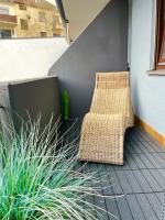 Living at Saarpartments -AdultsOnly- 2 Bedrooms, Kitchen - Business & Holiday Apartments for Long- and Short term Stay, 3 min to Train Station, Secure E-Bike Parking! - Chambres d'hôtes Sarrebruck