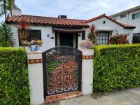 B&B Los Angeles - Encanto! Enchanted 3 bedroom private home near LACMA - Bed and Breakfast Los Angeles