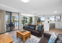 Apartamento de 2 dormitorios con balcón