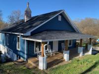 Lincolnton Rail Trail Downtown Family Home - Newly Renovated Walk to Main St and Splash Park - B&B Lincolnton