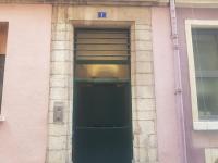 bnbgônes - LE SAINT VINCENT- HYPERCENTRE WIFI NETFLIX - Bed and Breakfast