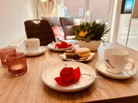 B&B Schönhagen - SEGELund - Zeit für uns- ruhige und sonnige Ferienwohnung mit Terrasse und Garten nahe Strand und Ostsee - Bed and Breakfast Schönhagen