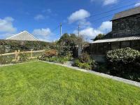 The Hayloft - New Dog friendly with garden and parking - B&B