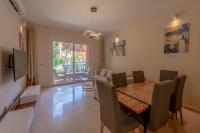 Gorgeous 3BR Townhouse in South Marina. Pool view - Bed and Breakfast Hurghada