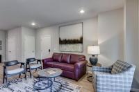 NEW Const Sleeps 6 Pool - close to Pkwy - B&B