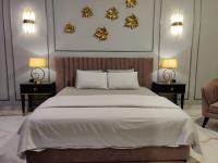 Elite,16 Bedrooms 16 bath Block 6 Gulshan-e-iqbal - B&B