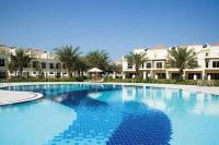 B&B Ras al-Khaimah - Cozy Villa with Pool Access - Bed and Breakfast Ras al-Khaimah
