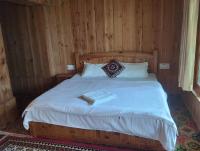 B&B Goshāin - Tirthan view homestay - Bed and Breakfast Goshāin