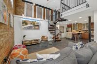 The Ice Loft - In Entertainment District - B&B Fayetteville