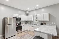 Floyd - Brand New & Near Downtown! by Newman Hospitality - B&B