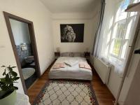 Queen Room with Garden View
