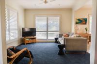 Charming Cottage, 7 mins walk to the beach and golf! - Ferienwohnung