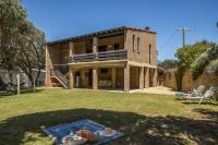 Ocean Close - Spacious Beach House - B&B Guilderton