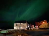 B&B Henningsvaer - High standard, breathtaking view - Bed and Breakfast Henningsvaer