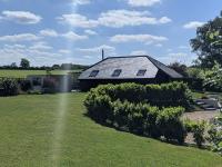 B&B Chipping Norton - Romantic Barn, Private Hot-Tub near Diddly Squat 2 or 3 night stays - Bed and Breakfast Chipping Norton