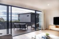 Spacious and Convenient - Azure Retreat - B&B Bicheno