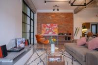 Cool Urban Oasis near Downtown by Circadian - B&B Ciudad Ho Chi Minh