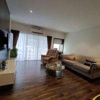 Modern 2-Bedroom KK City Centre Deluxe Apartment - B&B