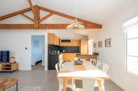 Appartement neuf vue mer au coeur de la Flotte - Chambres d'hôtes La Flotte
