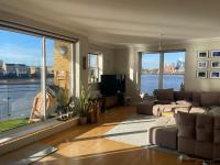 Luxury Riverside Apartment with Balcony and City views - B&B Londres