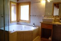 BOG La Florcita - Casa en Puerto Manzano rodeada de bosque - B&B Villa La Angostura
