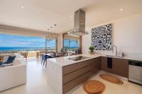 Spectacular New 2BR Condo with BBQ and Ocean views - B&B