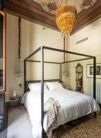 Two-Bedroom Deluxe Apartment with Balcony