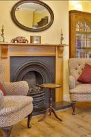 Windsor/Legoland/Ascot charming 3BR home in centre - B&B