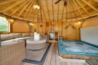 B&B Baring - Moose Lodge Cabin with Entertainment Gazebo! - Bed and Breakfast Baring